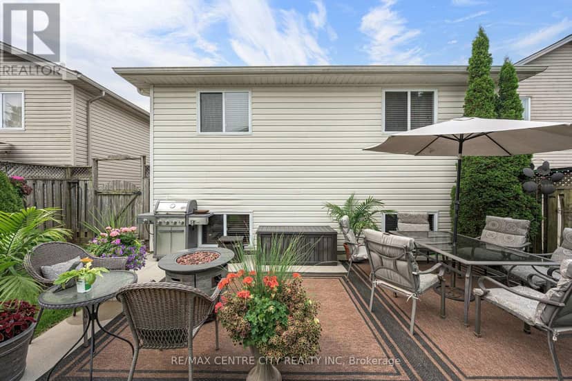 128 Crimson Crescent — photo 11 of 40
