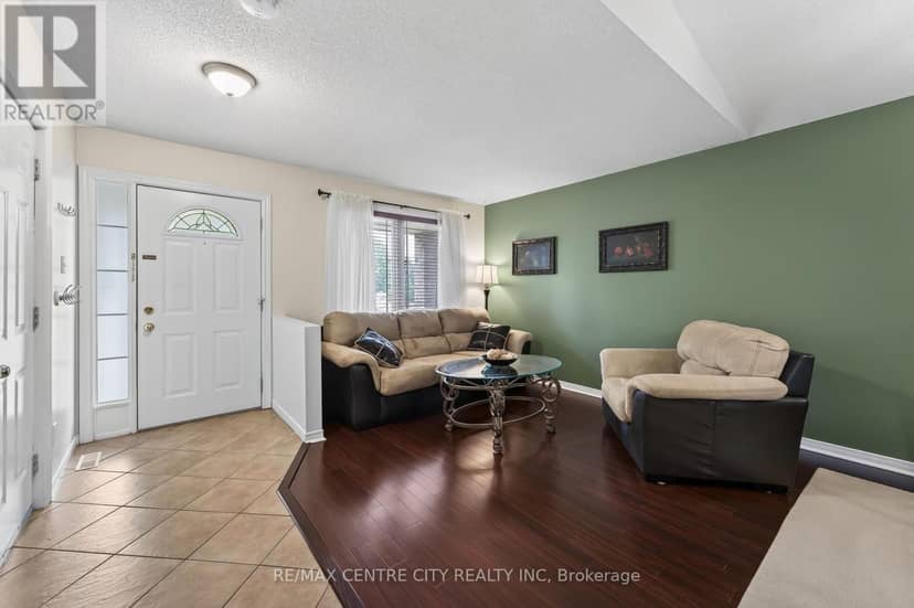 128 Crimson Crescent — photo 13 of 40