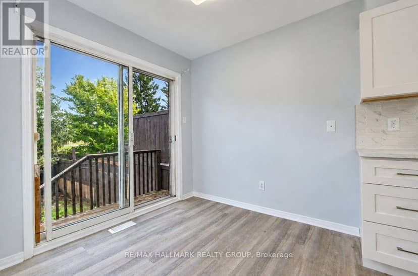 52 Piper Crescent — photo 21 of 40