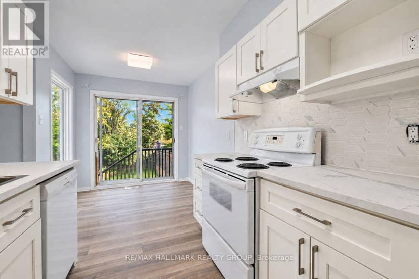 52 Piper Crescent — photo 16 of 40