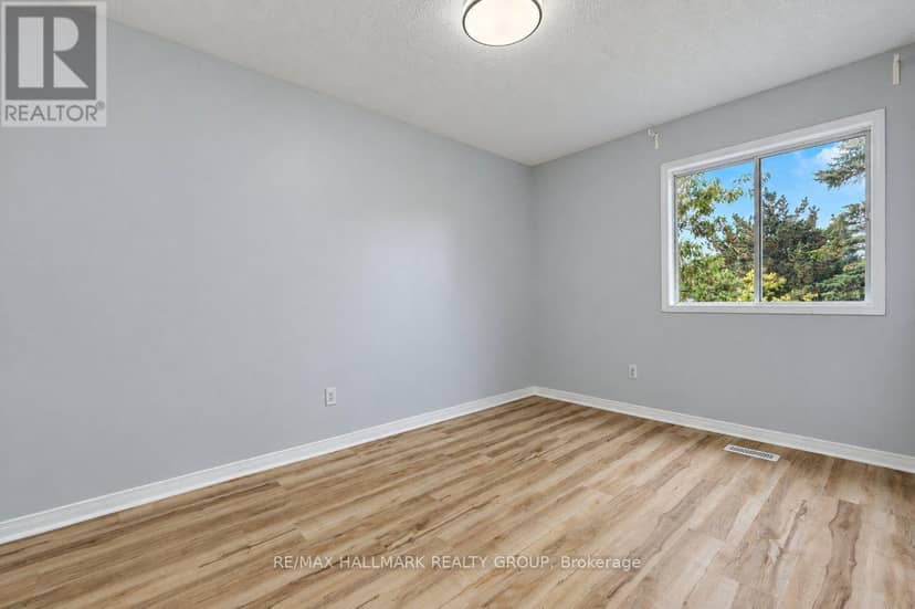 52 Piper Crescent — photo 30 of 40