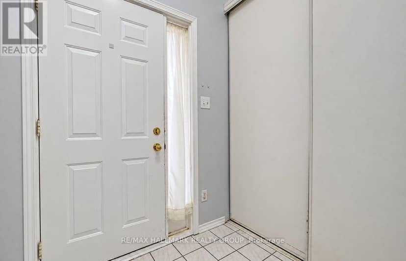 52 Piper Crescent — photo 4 of 40