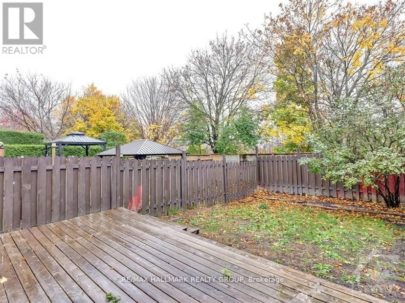 52 Piper Crescent — photo 38 of 40