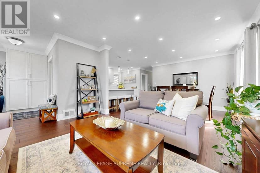 465 Maple Leaf Drive — photo 9 of 40