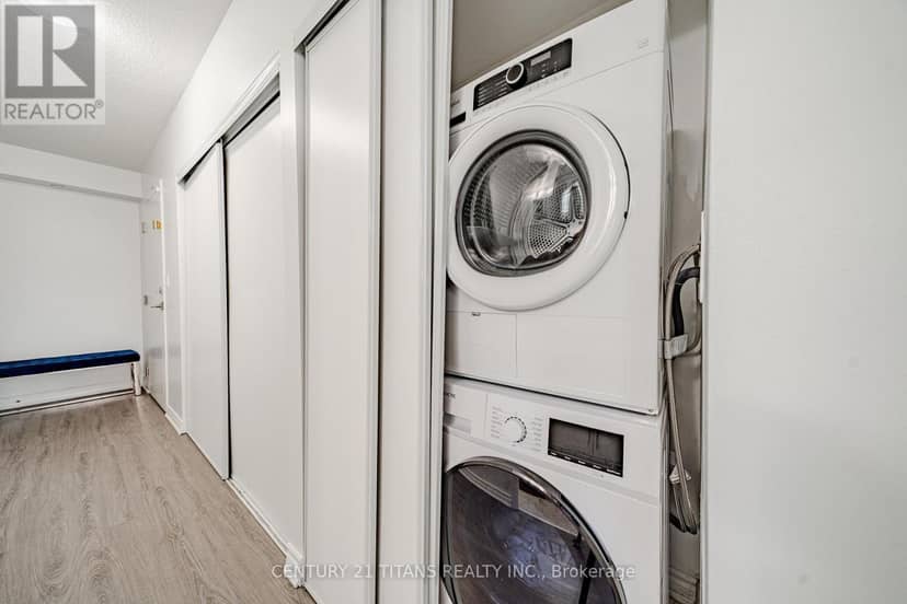 424 - 1 Falaise Road — photo 31 of 40