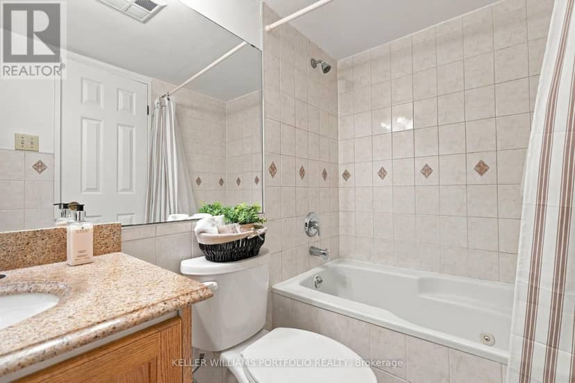 2304 - 55 Centre Avenue — photo 4 of 21