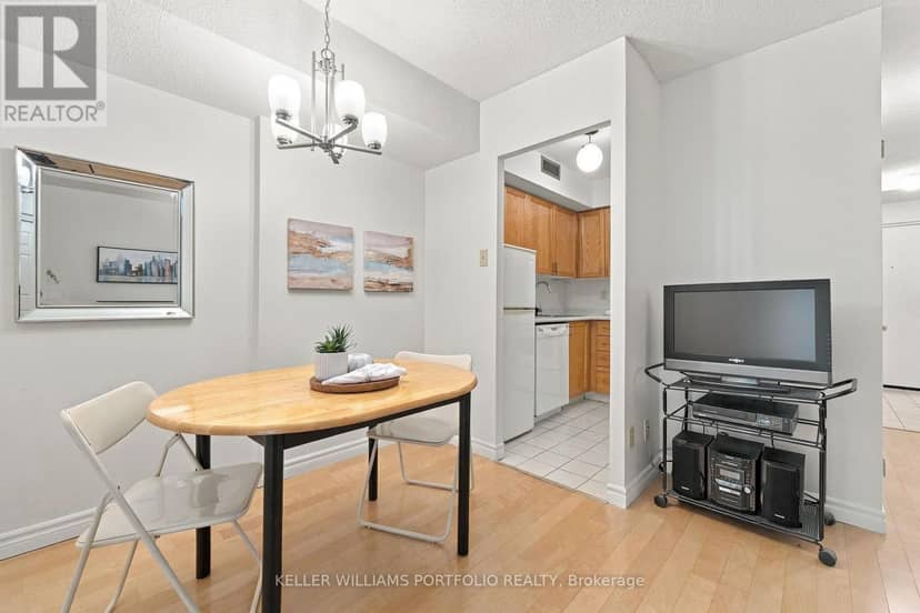 2304 - 55 Centre Avenue — photo 10 of 21