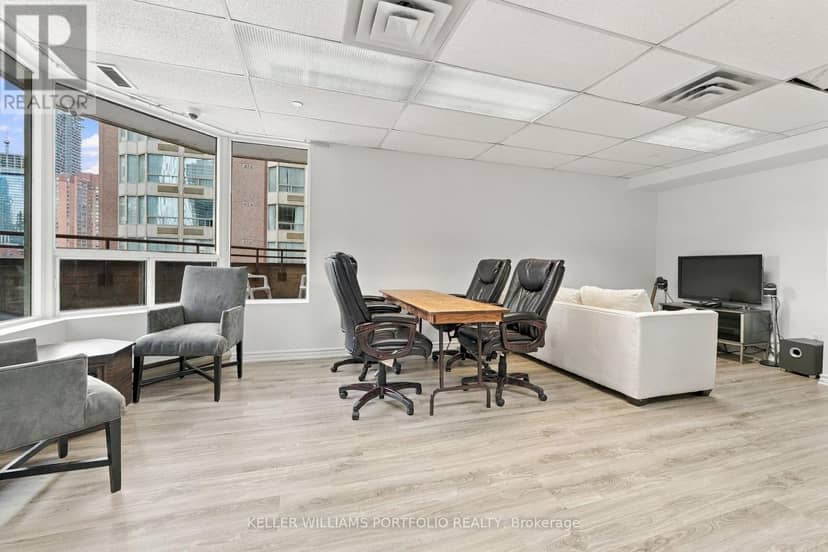2304 - 55 Centre Avenue — photo 19 of 21