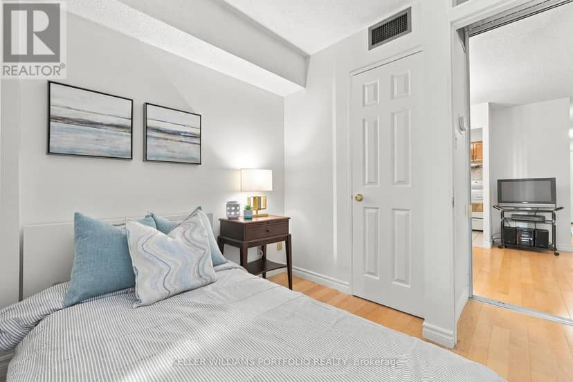2304 - 55 Centre Avenue — photo 17 of 21