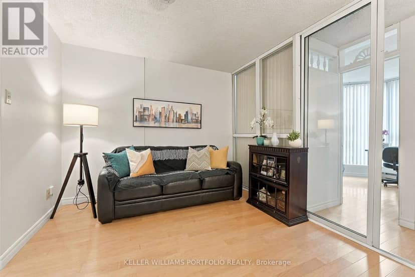 2304 - 55 Centre Avenue — photo 7 of 21