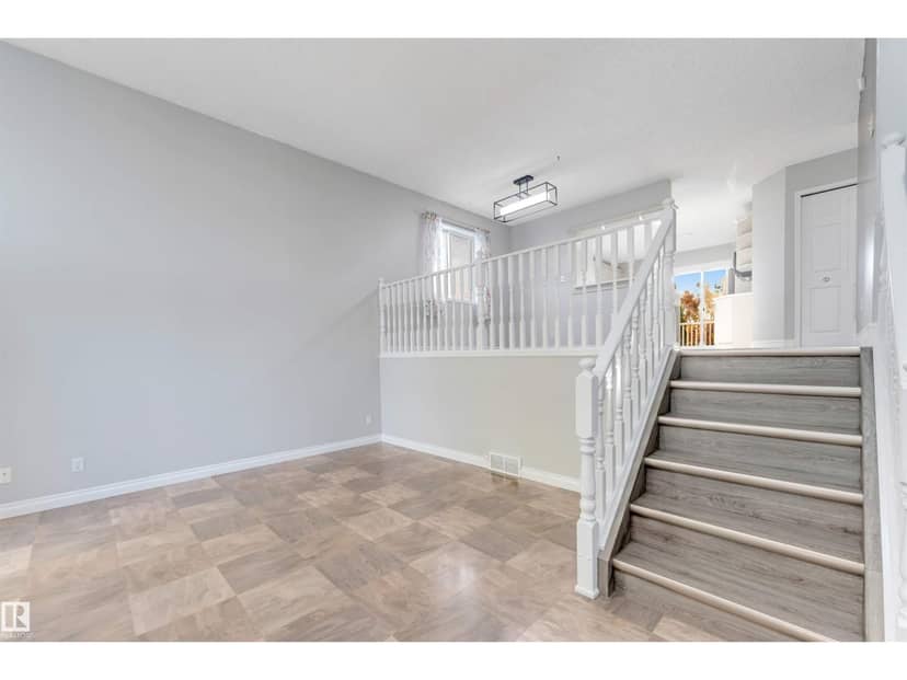 3940 33 ST NW — photo 10 of 40
