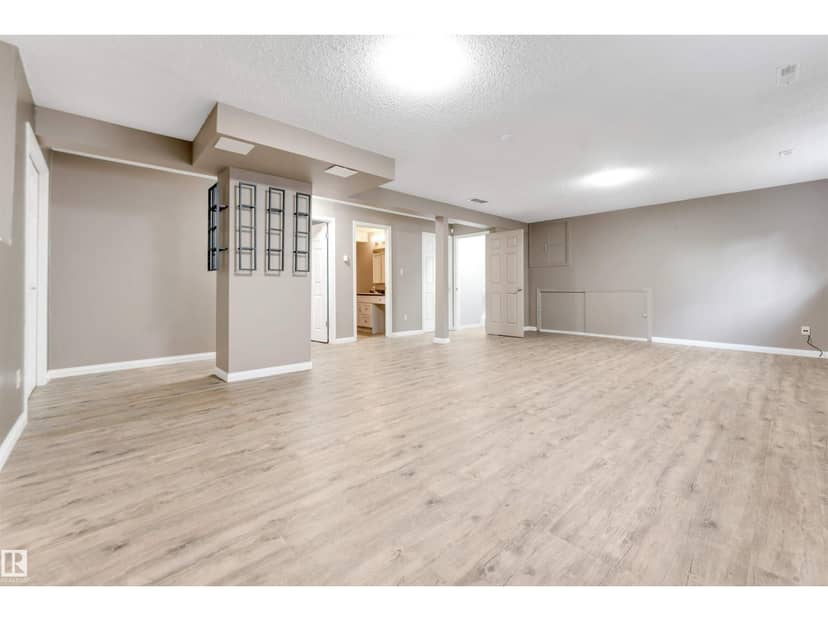 3940 33 ST NW — photo 34 of 40