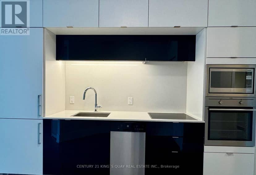 820 - 1 Edgewater Drive — photo 13 of 37