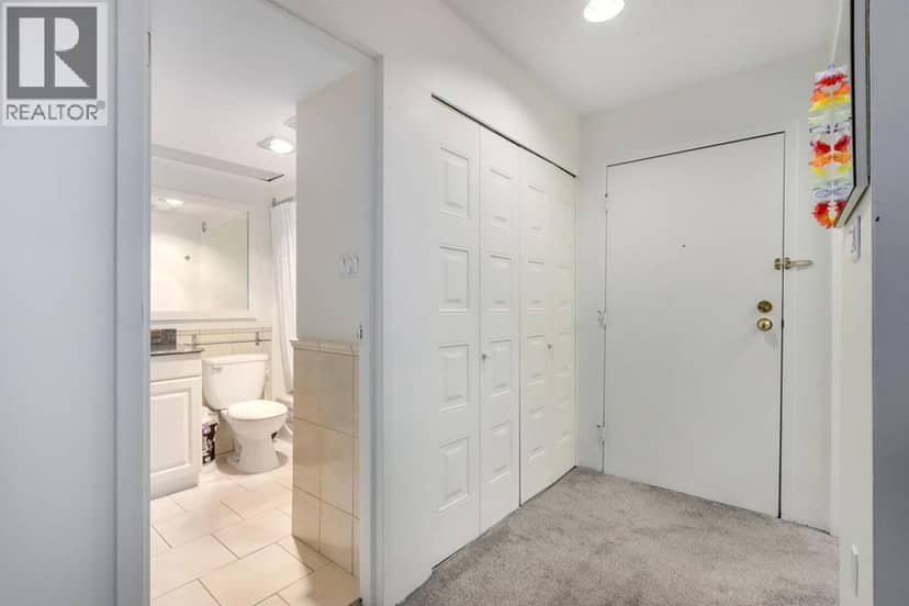 207 1450 LABURNUM STREET, Vancouver, photo 2