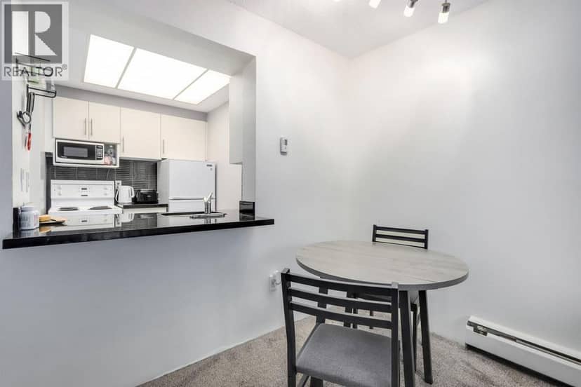 207 1450 LABURNUM STREET, Vancouver, photo 7