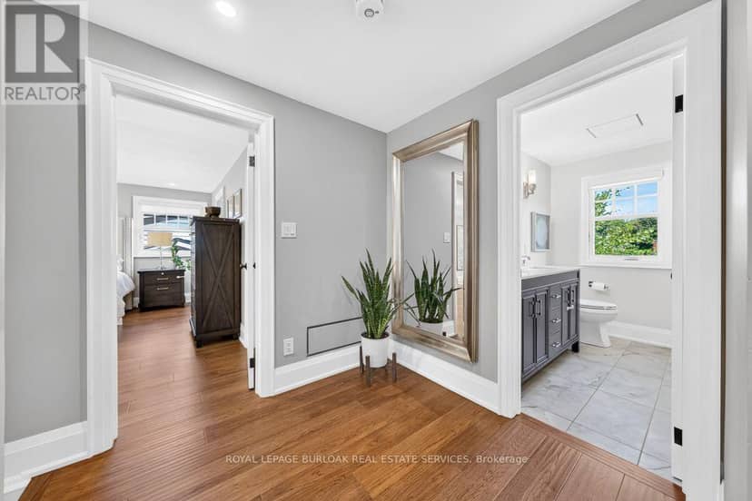 385 Rosslyn Drive — photo 24 of 40