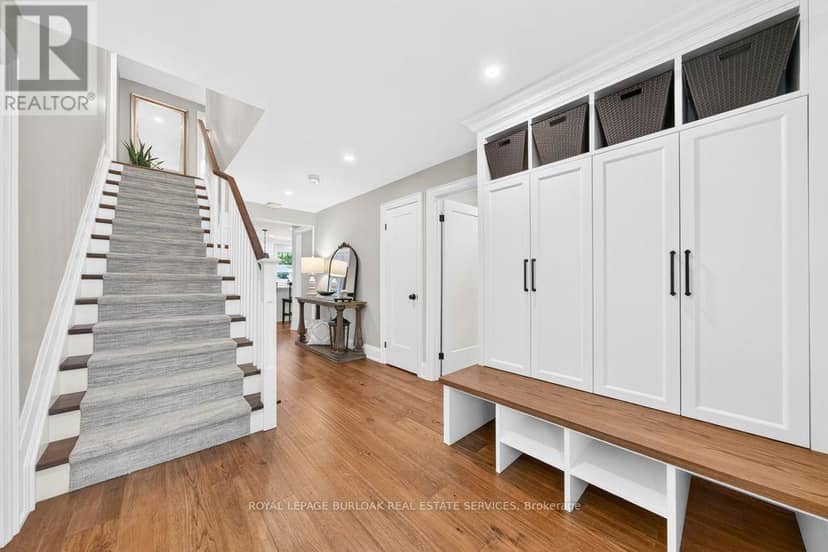 385 Rosslyn Drive, Burlington, photo 4