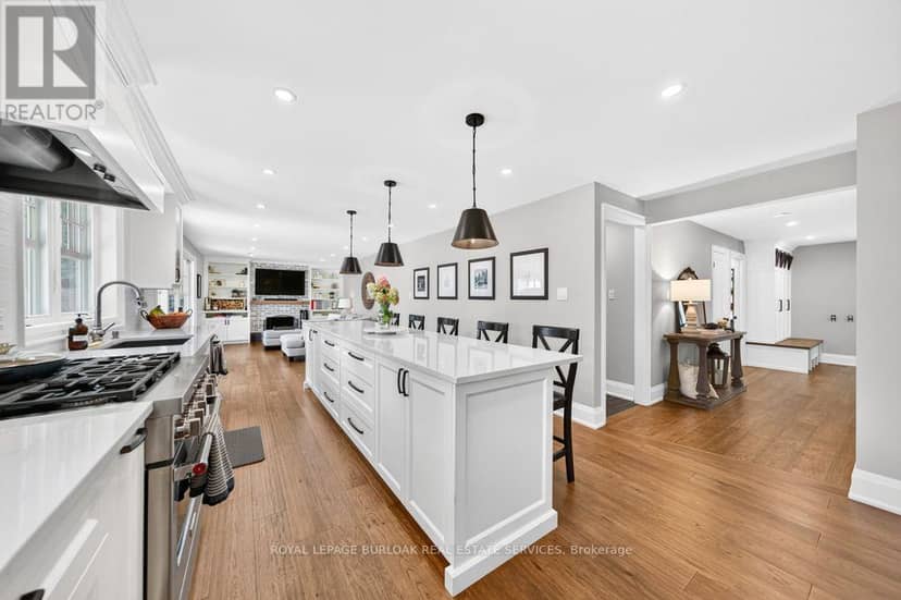 385 Rosslyn Drive — photo 14 of 40