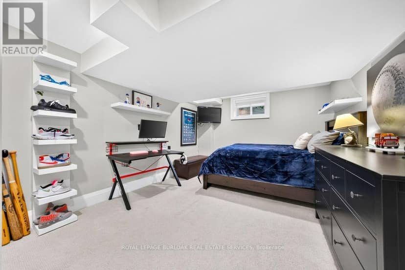 385 Rosslyn Drive — photo 30 of 40