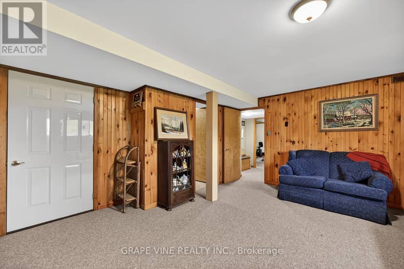 842 Port Elmsley Road — photo 15 of 40