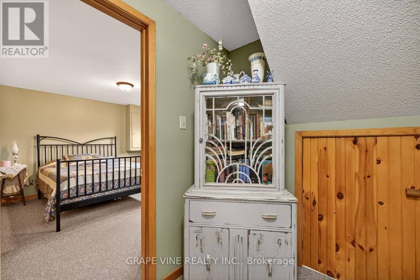 842 Port Elmsley Road — photo 18 of 40