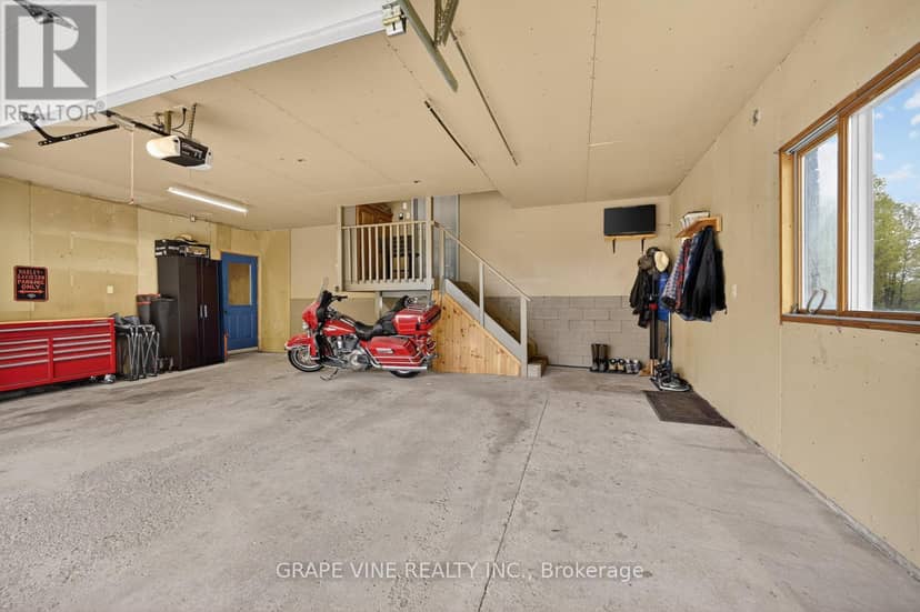 842 Port Elmsley Road — photo 21 of 40