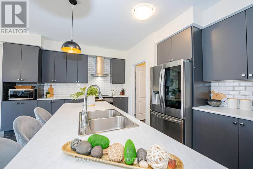 22 Oaktree Drive — photo 17 of 40