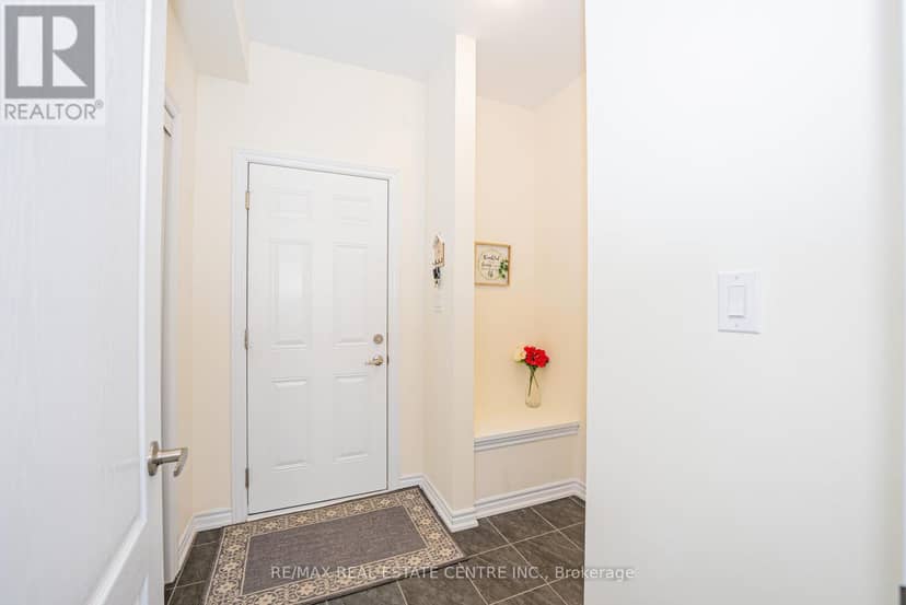 22 Oaktree Drive — photo 18 of 40