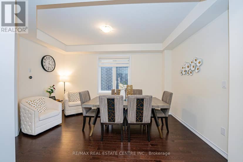 22 Oaktree Drive — photo 7 of 40