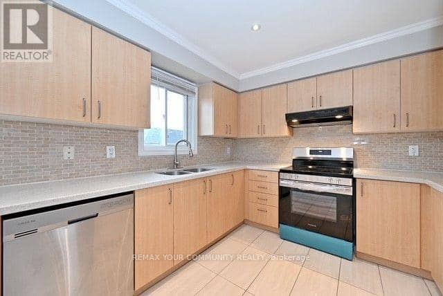 73 Laurendale Avenue — photo 12 of 40