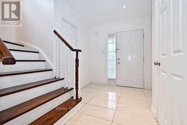 73 Laurendale Avenue — photo 3 of 40