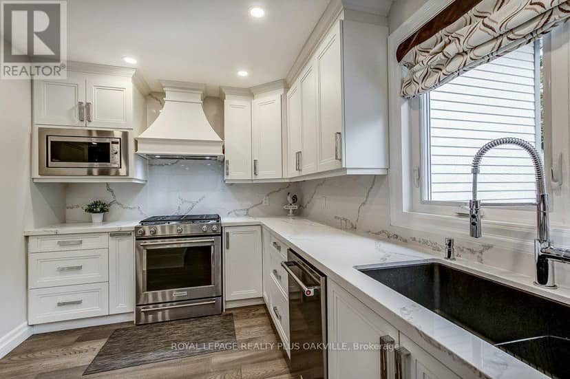 4364 Ayr Place — photo 14 of 40