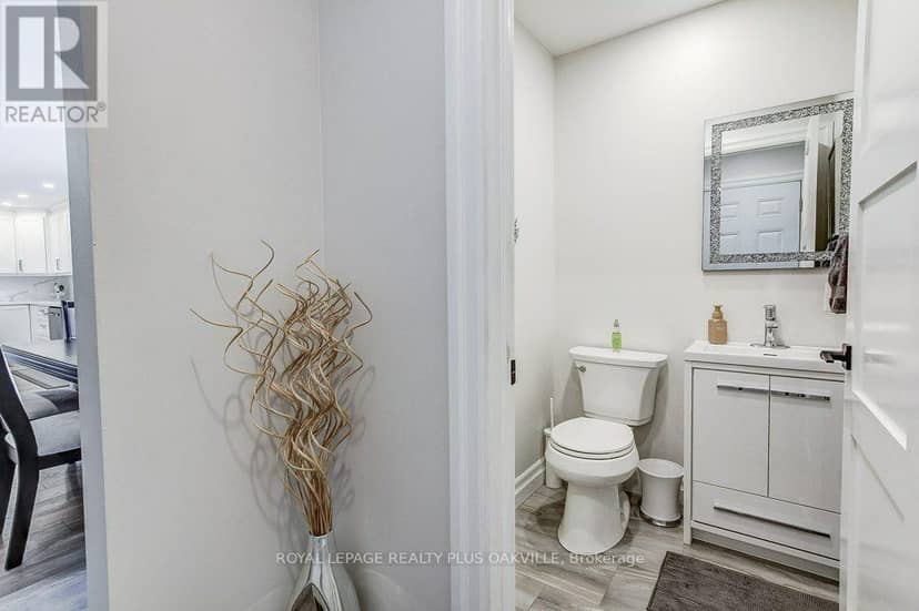 4364 Ayr Place — photo 18 of 40