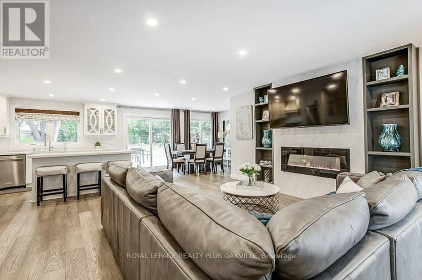 4364 Ayr Place — photo 9 of 40
