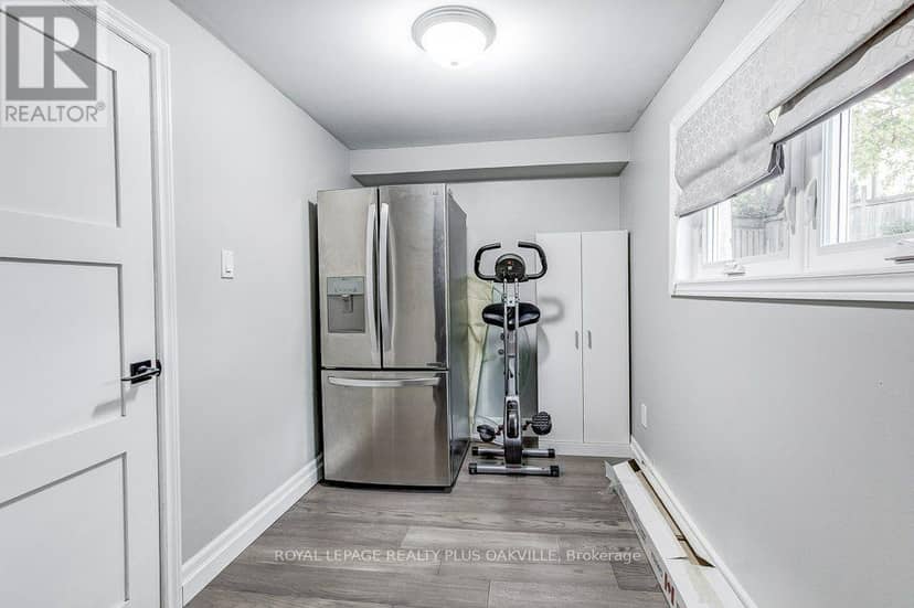 4364 Ayr Place — photo 33 of 40