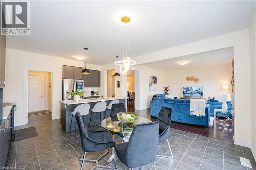 22 OAKTREE Drive — photo 14 of 40
