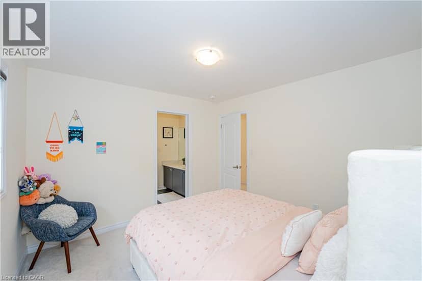 22 OAKTREE Drive — photo 33 of 40