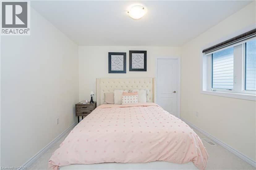 22 OAKTREE Drive — photo 35 of 40
