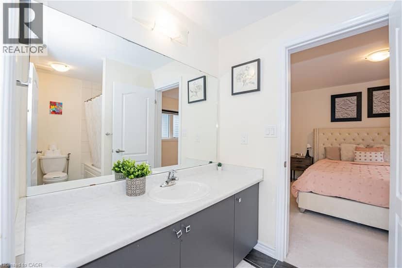 22 OAKTREE Drive — photo 38 of 40