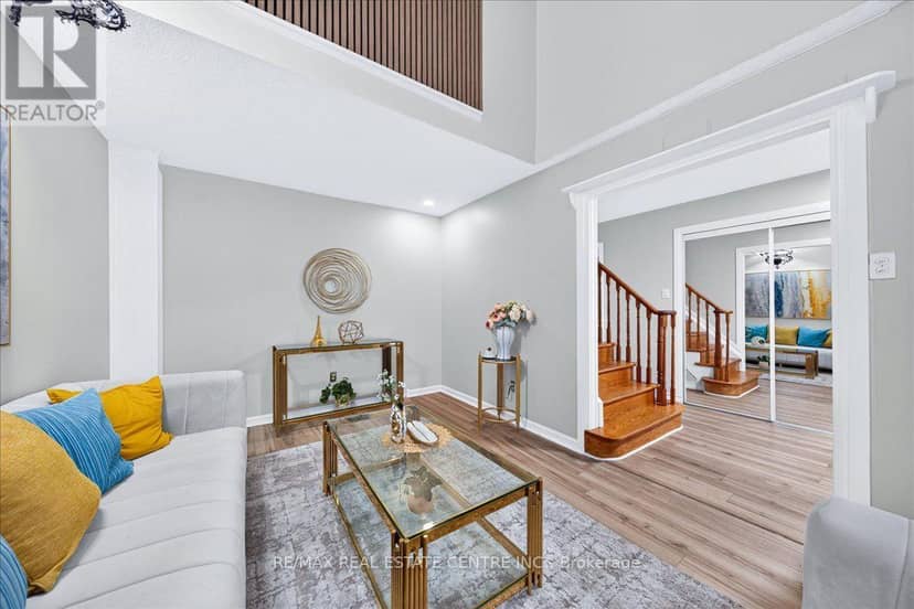 257 Wright Crescent — photo 12 of 40