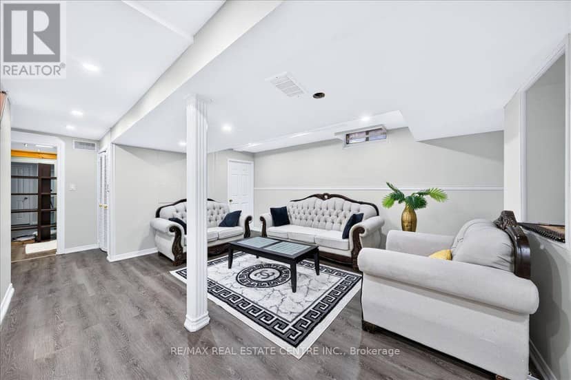 257 Wright Crescent — photo 40 of 40