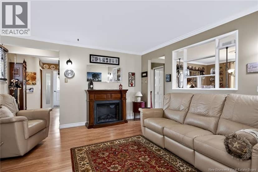 29 Hillhurst — photo 15 of 40