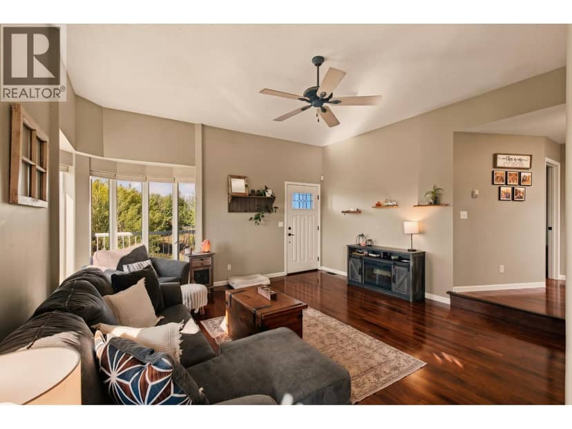 3152 HUSTON ROAD, 150 Mile House, photo 5