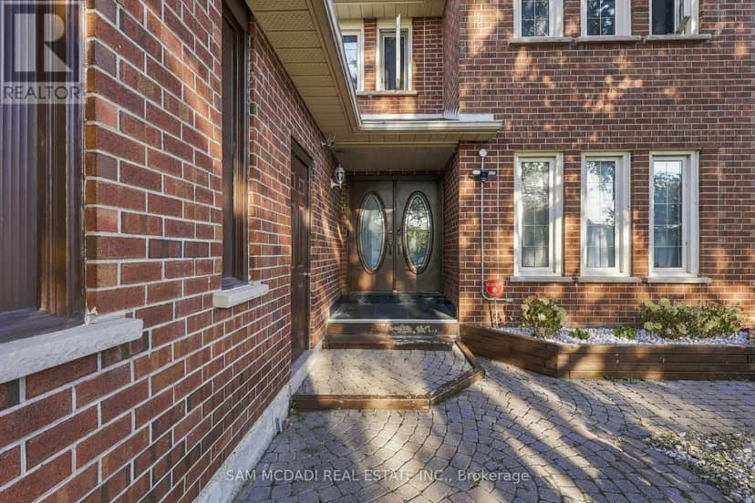 22 Butlers Court — photo 2 of 35