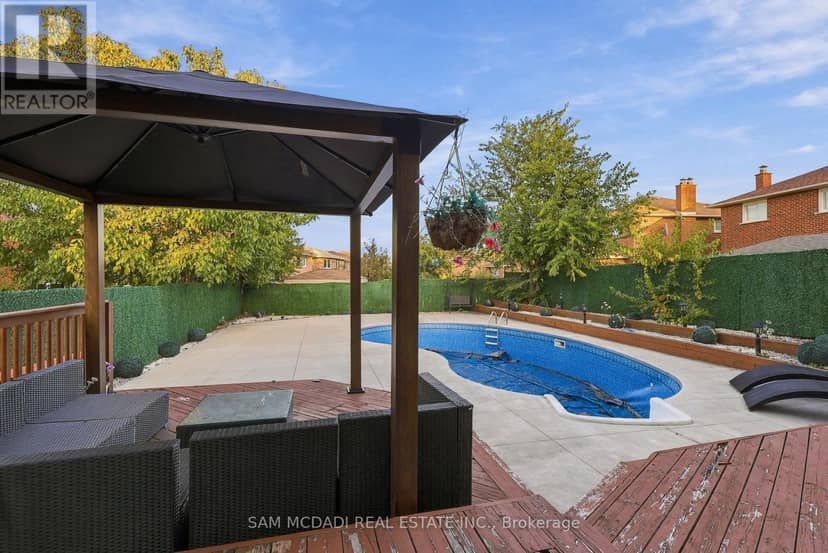 22 Butlers Court — photo 33 of 35