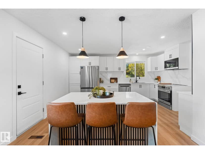 3721 103B Street NW NW, Edmonton, photo 8
