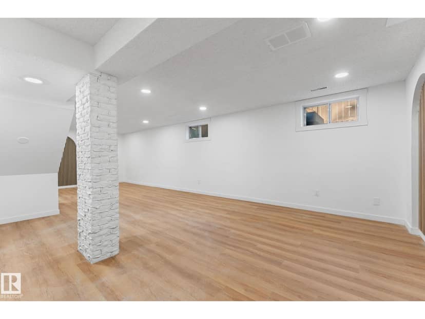 3721 103B Street NW NW — photo 33 of 40