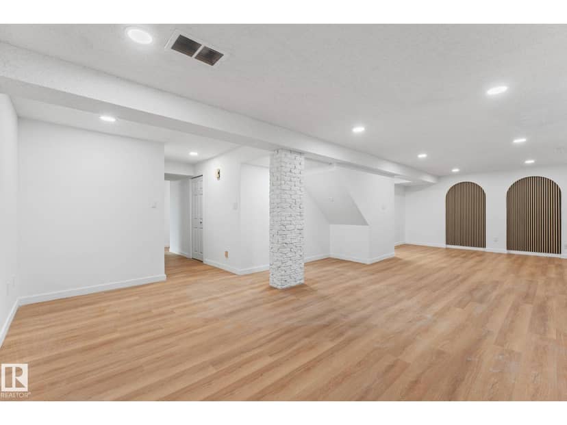 3721 103B Street NW NW — photo 32 of 40