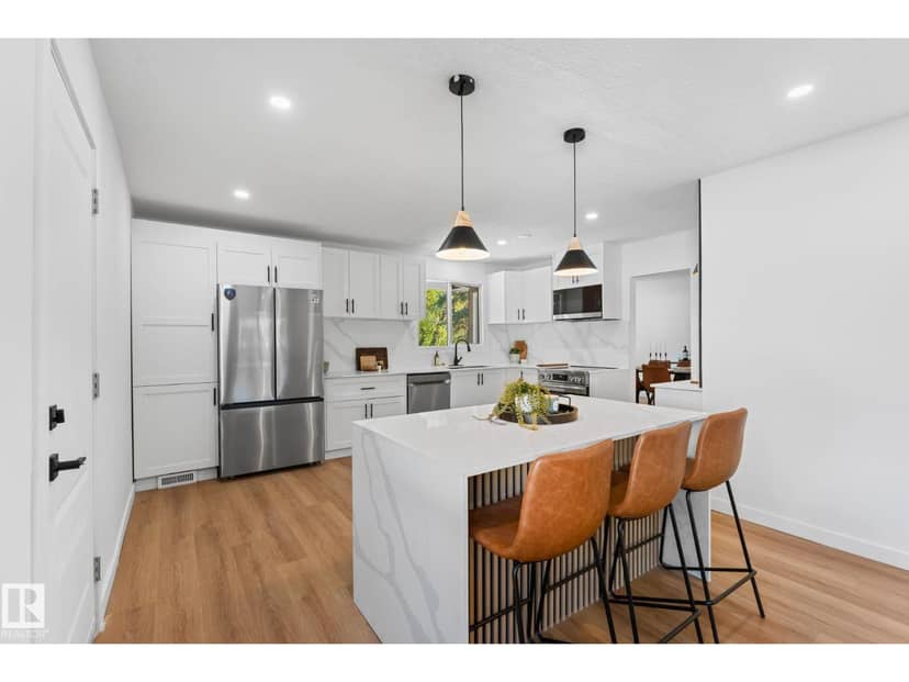 3721 103B Street NW NW — photo 9 of 40