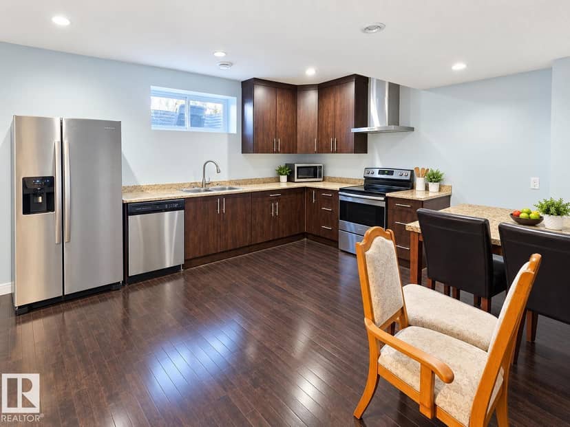 5306 55 AV — photo 23 of 32